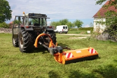 Landwirtschaftliche_pflege-heckenschnitt-01